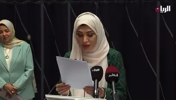 الدكتورة بثينة تلقي كلمة أمام وسائل الإعلام